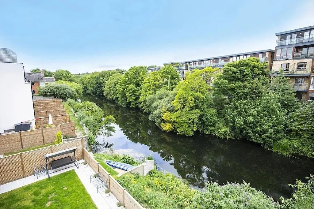 Serene Riverside Villa - Hidden Gem In Dublin City