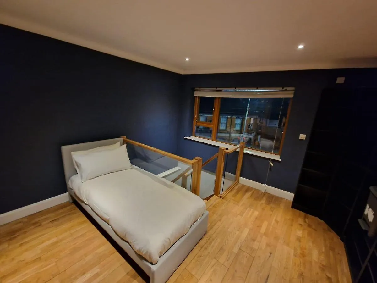 Serene Riverside Villa - Hidden Gem In Dublin City