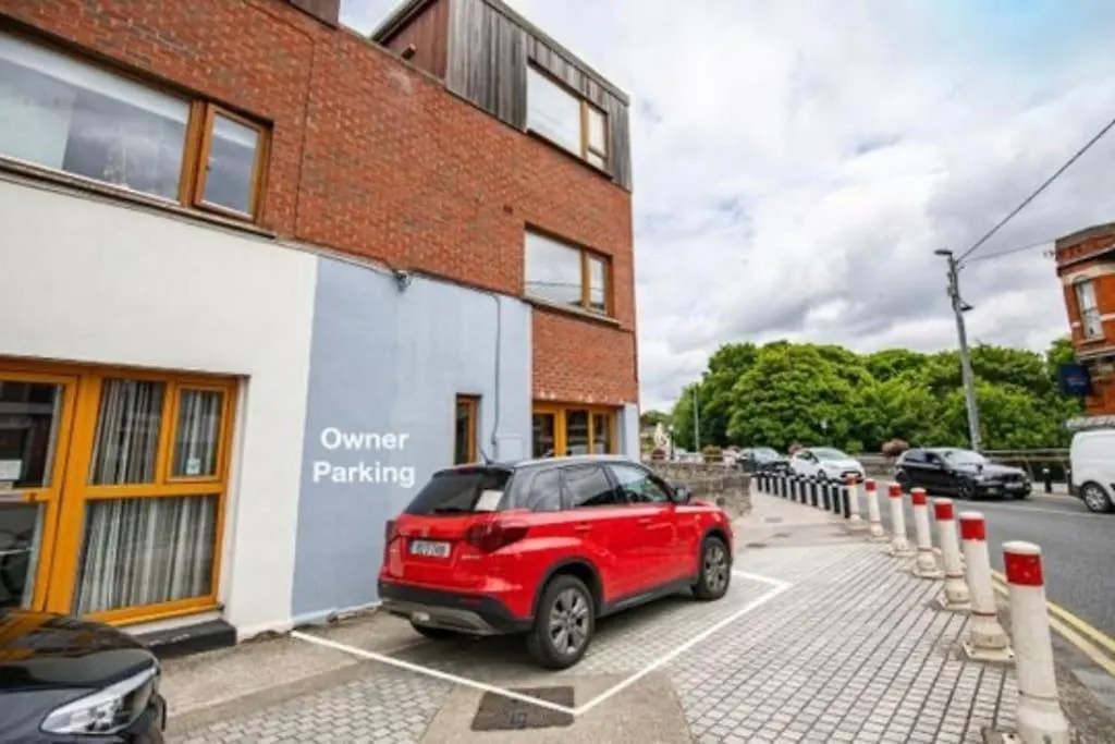 Serene Riverside Villa - Hidden Gem In Dublin City Ireland
